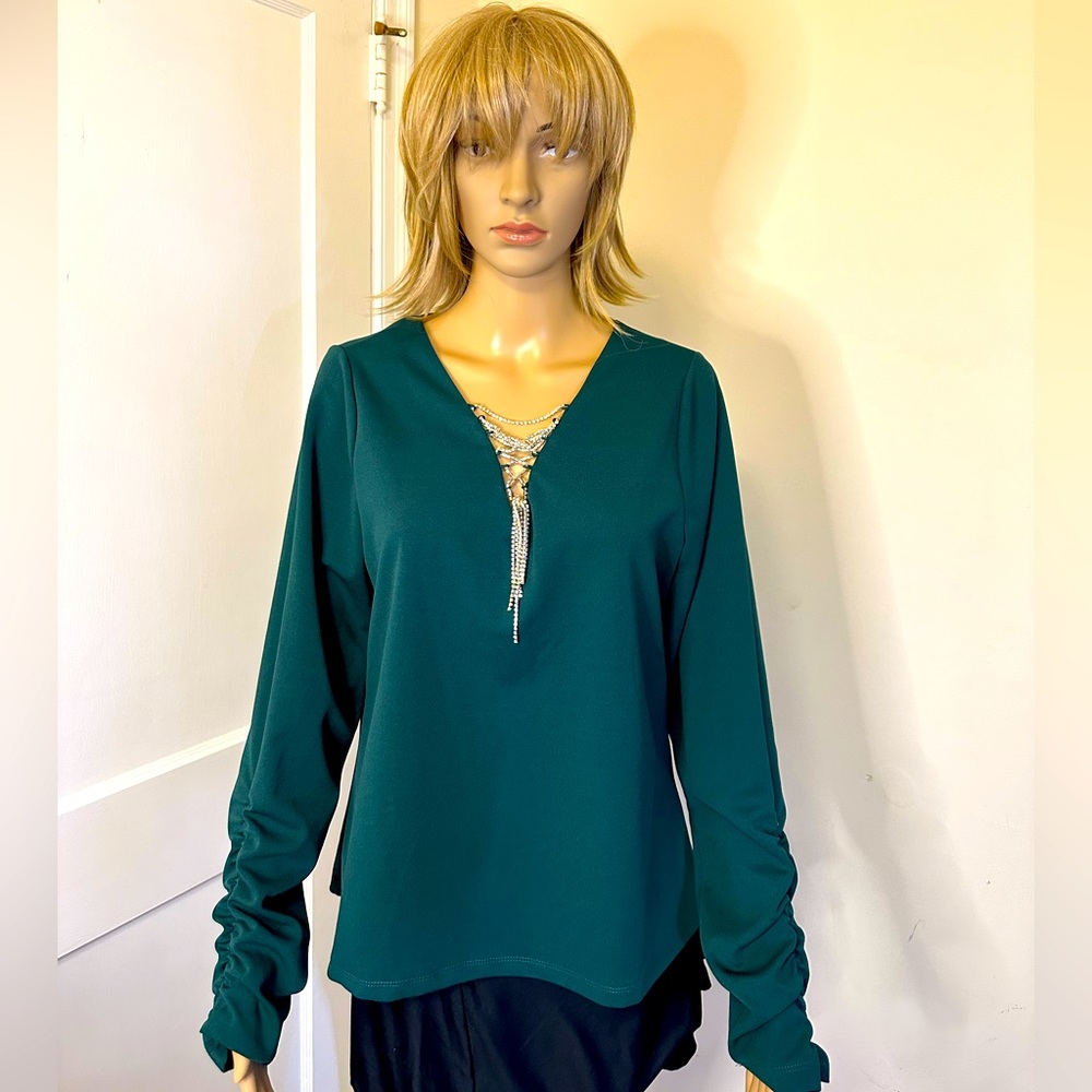 NWOT - Love store Solid blouse - Size XL